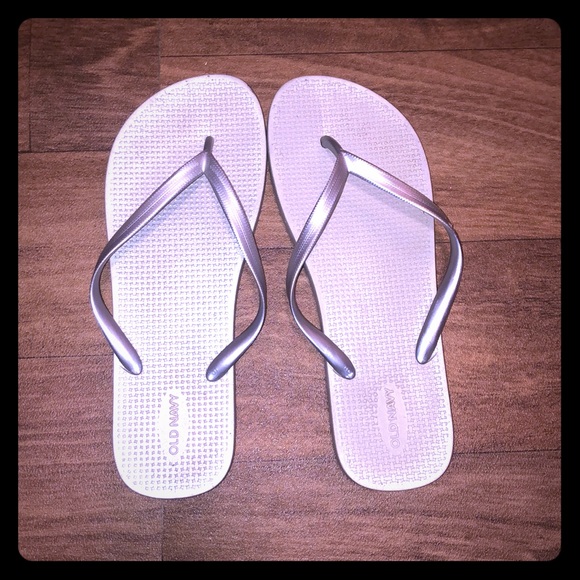 old navy metallic flip flops